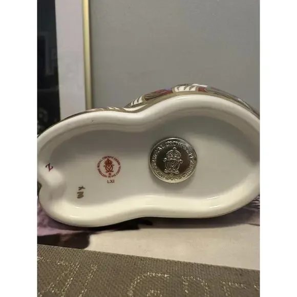 Royal Crown Derby Old Imari Contented Cat Paperweight Figurine - Picture 5 of 5